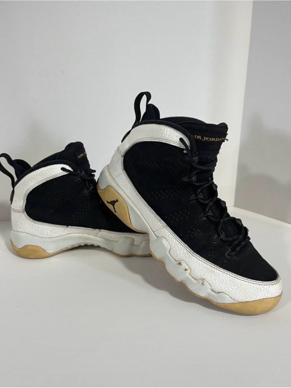 Jordan Kids Black White Gold Retro High-Top Sneakers 60